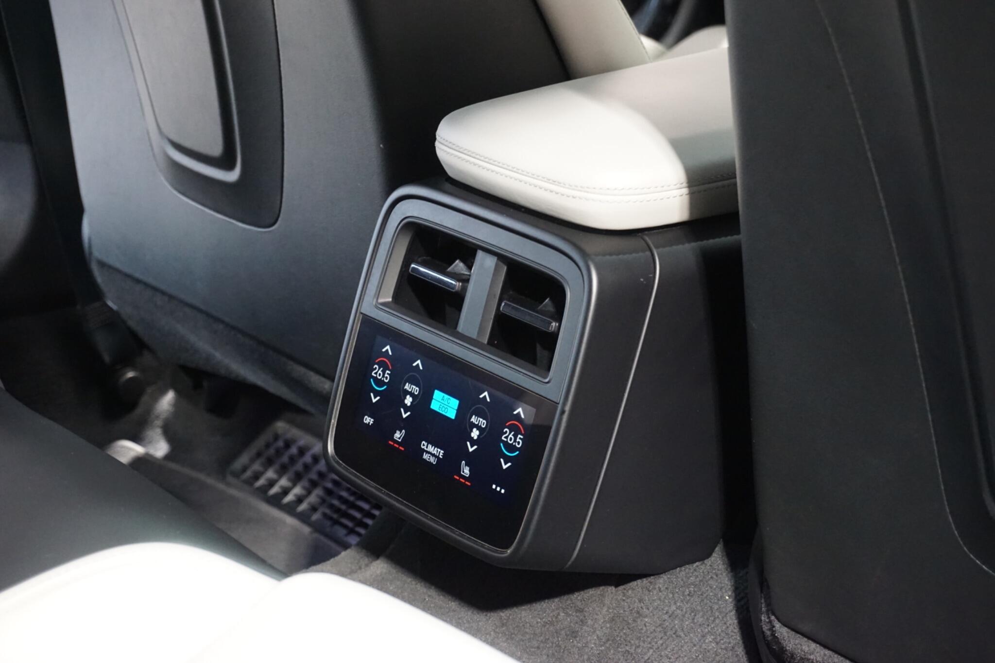 Porsche Taycan Performance Plus 93.4kWh Turbo Saloon 4dr Electric Auto 4WD (680 ps)